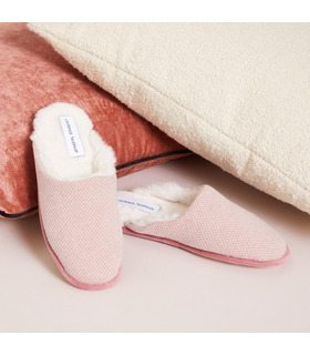 2322110-Womanmule-37-38