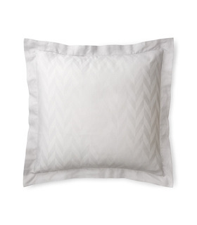 910140_Henry-Moon-Yves-Delorme-Ekskluzivais-tekstils-Smalka-Zimolu-satina-gultas-vela-posteljnoe-beljo