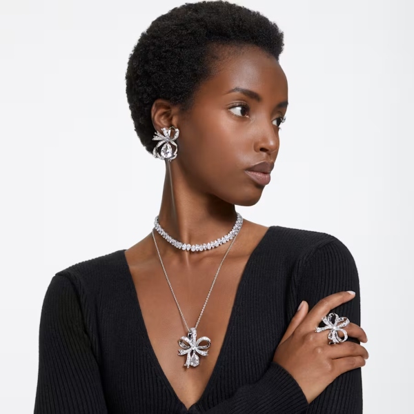 Kaklarota, Bumbierveida griezums, Balts, Rodija pārklājums Matrix Swarovski 7