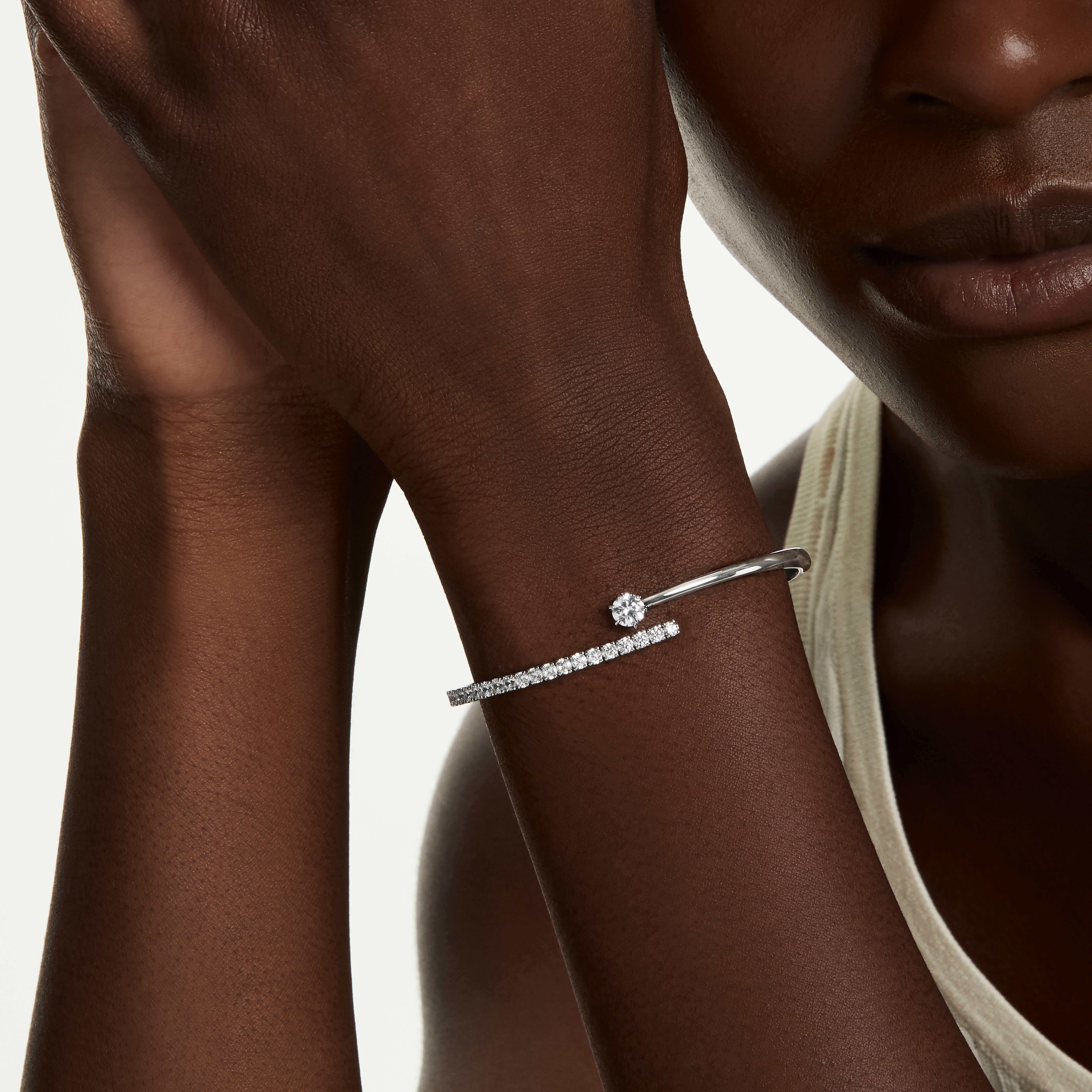 Bangle, Round cut, White, Rhodium plated Matrix Swarovski 5
